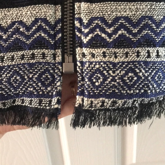 LOFT Gorgeous Fringed Blazer w/ Zipper, size 4 - Picture 4 of 5